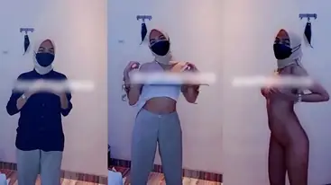 Anythingthena Ukhti Cantik Telanjang Dada poster