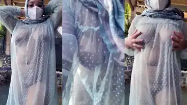 Bokep Indo Tante Jilboobs Baju Transparan Outdoor poster