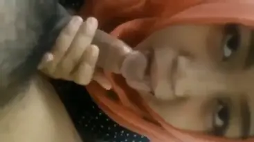 Bokep Jilbab Servis Hisap Sampai Crot poster