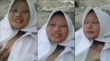 Bokep SMA Ngewe Gadis Lugu di Sungai poster