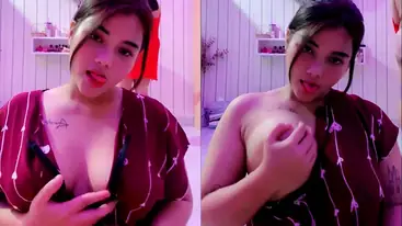 Kimmy Toge Mango Tampil Polos Menggoda Iman poster
